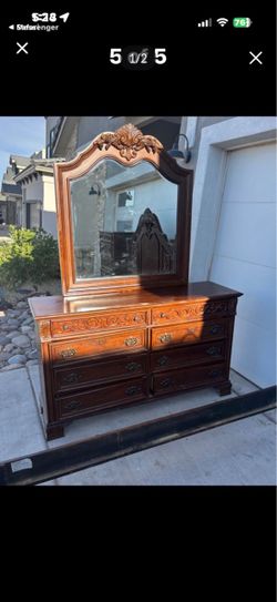 ❤️BEAUTIFUL SOLID CARVED WOOD 8 DRAWER DRESSER, CAN BE USED ALSO AS BUFFET, TV STAND 52.5” x 18” x 36”❤️
