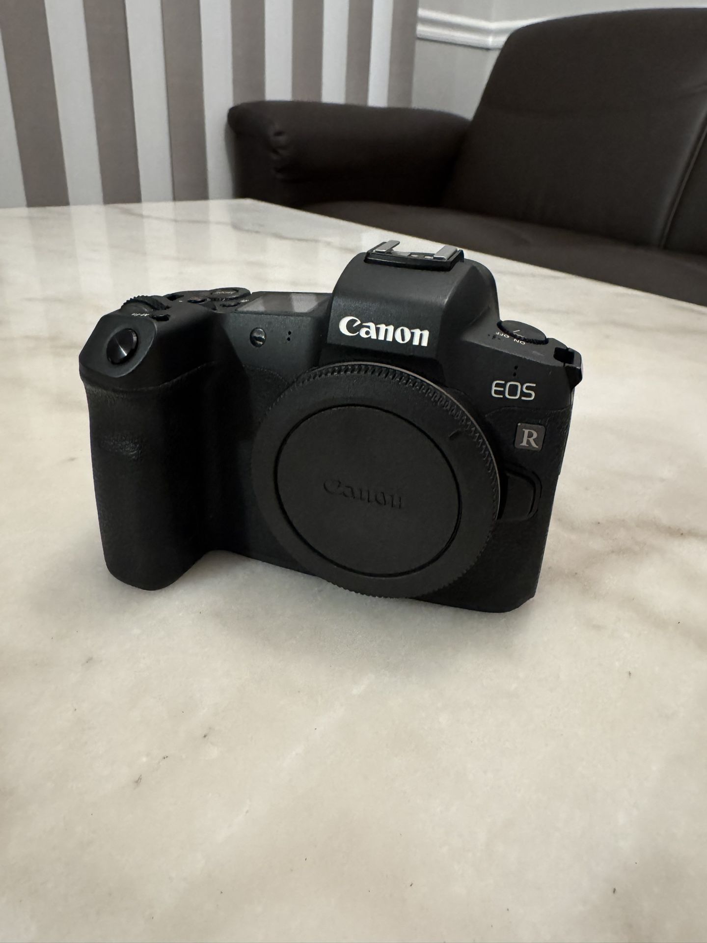 Canon EOS R - EXCELLENT CONDITION