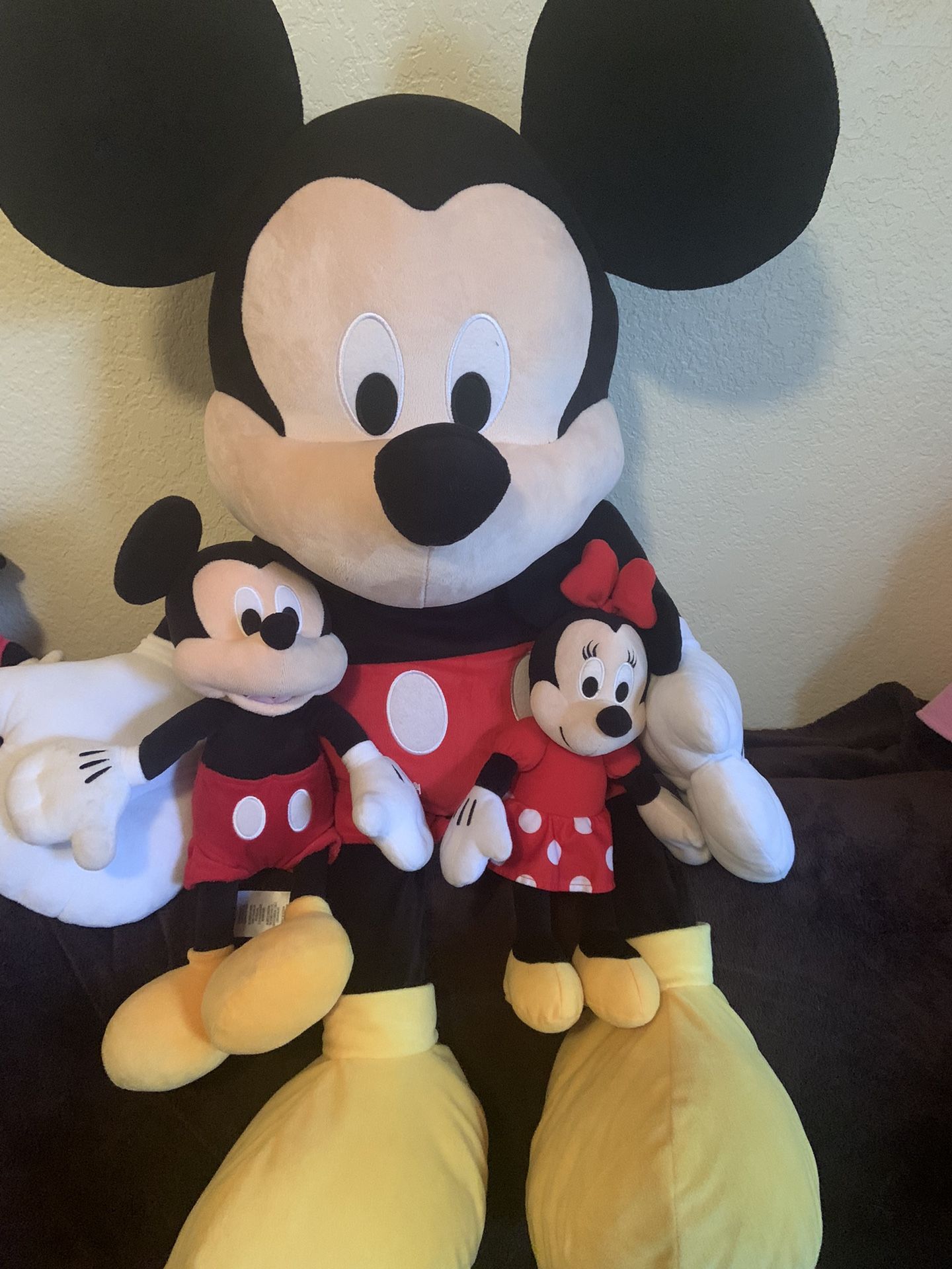 Large Mickey Mouse With Mickey And Minnie ( Over 3 Feet Tall)