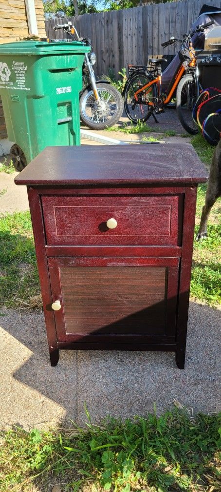 End Table / Night Stand