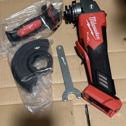 Milwaukee Grinder M 18 Fuel