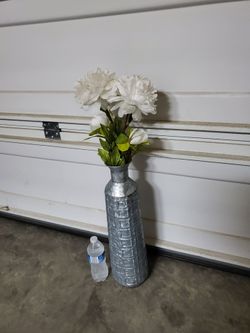 Vase ( galvanized )flowers included