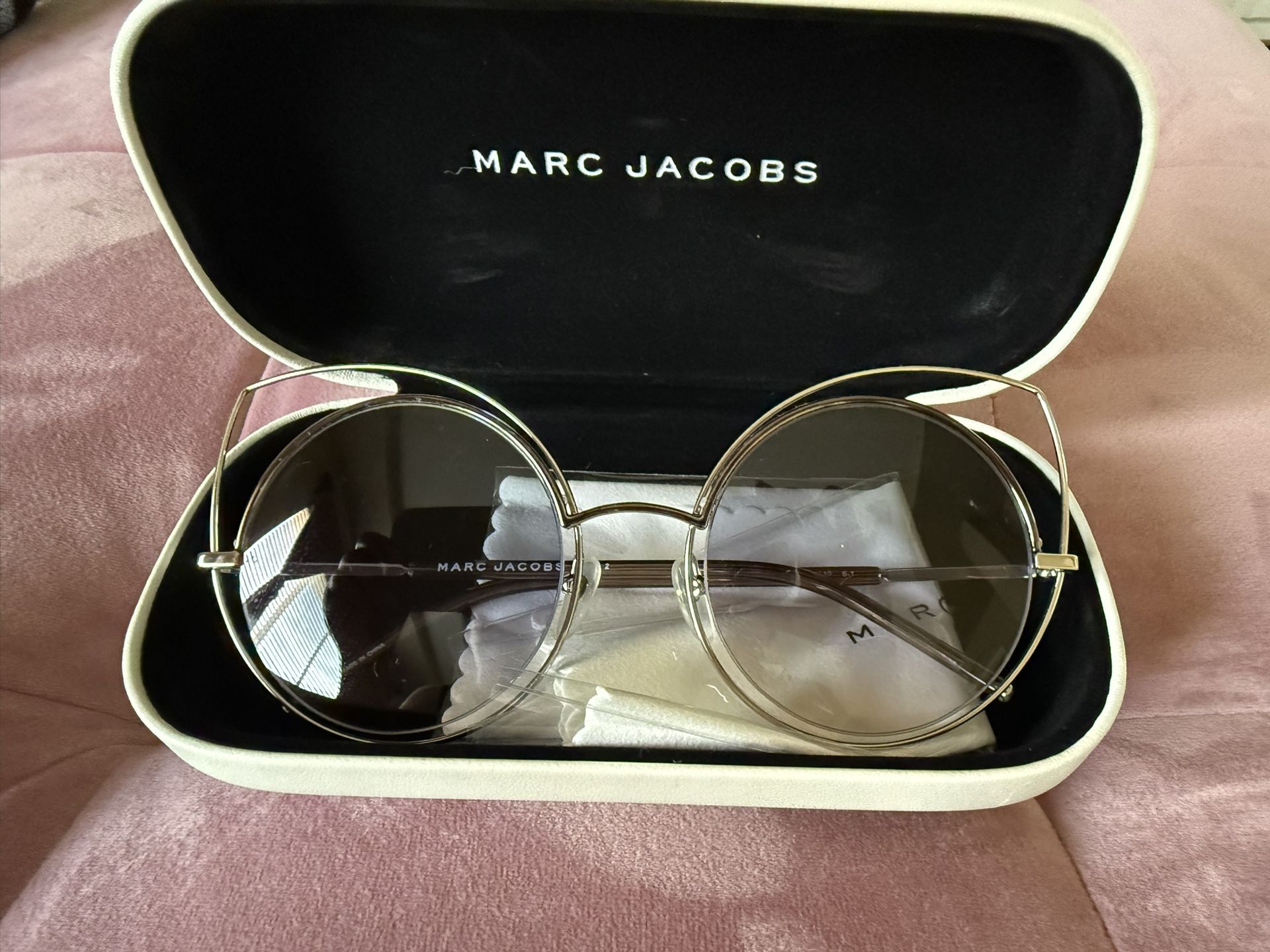 MARC JACOB Sunglasses