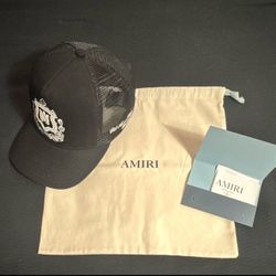 Amiri hat
