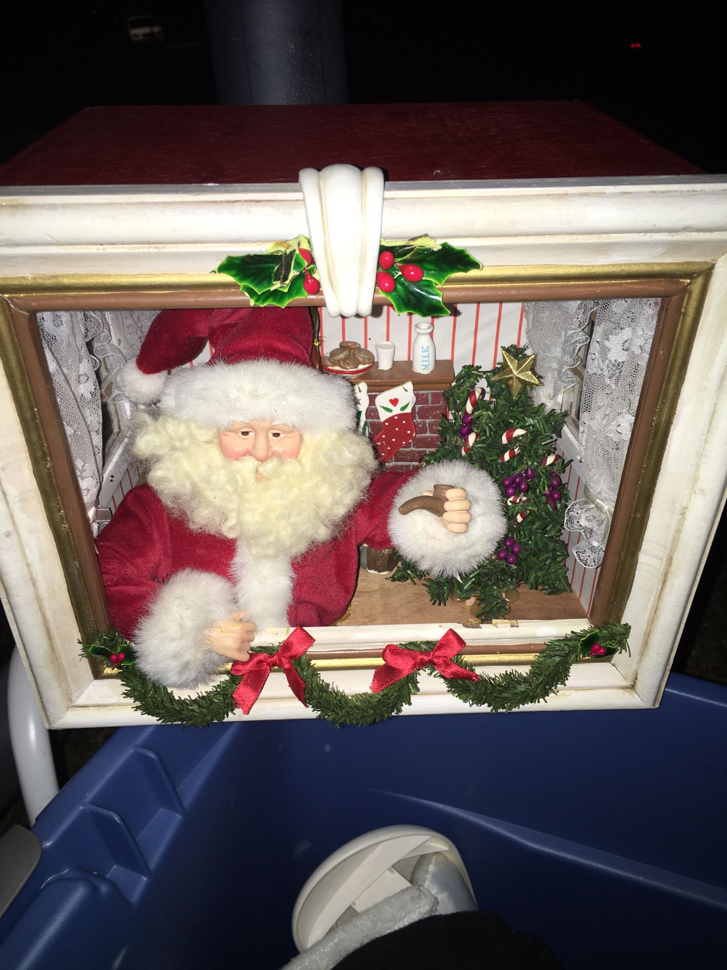 Christmas shadow box only 10 Firm