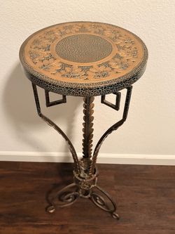 Decorative Round vintage plant stand with Metal Base