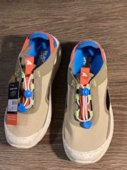 New Rugged Shark Little & Big Boys Trek Sandals featuring a khaki-colored mesh upper and bright orange accents size 5
