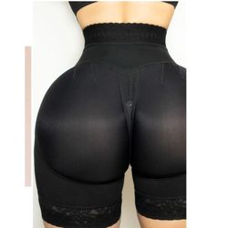 NEW!!!By Erika Vega Peach 🍑 Booty Short Sesgo Grueso (4XS  Cintura 76-82cm Cadera 110-120cm)
