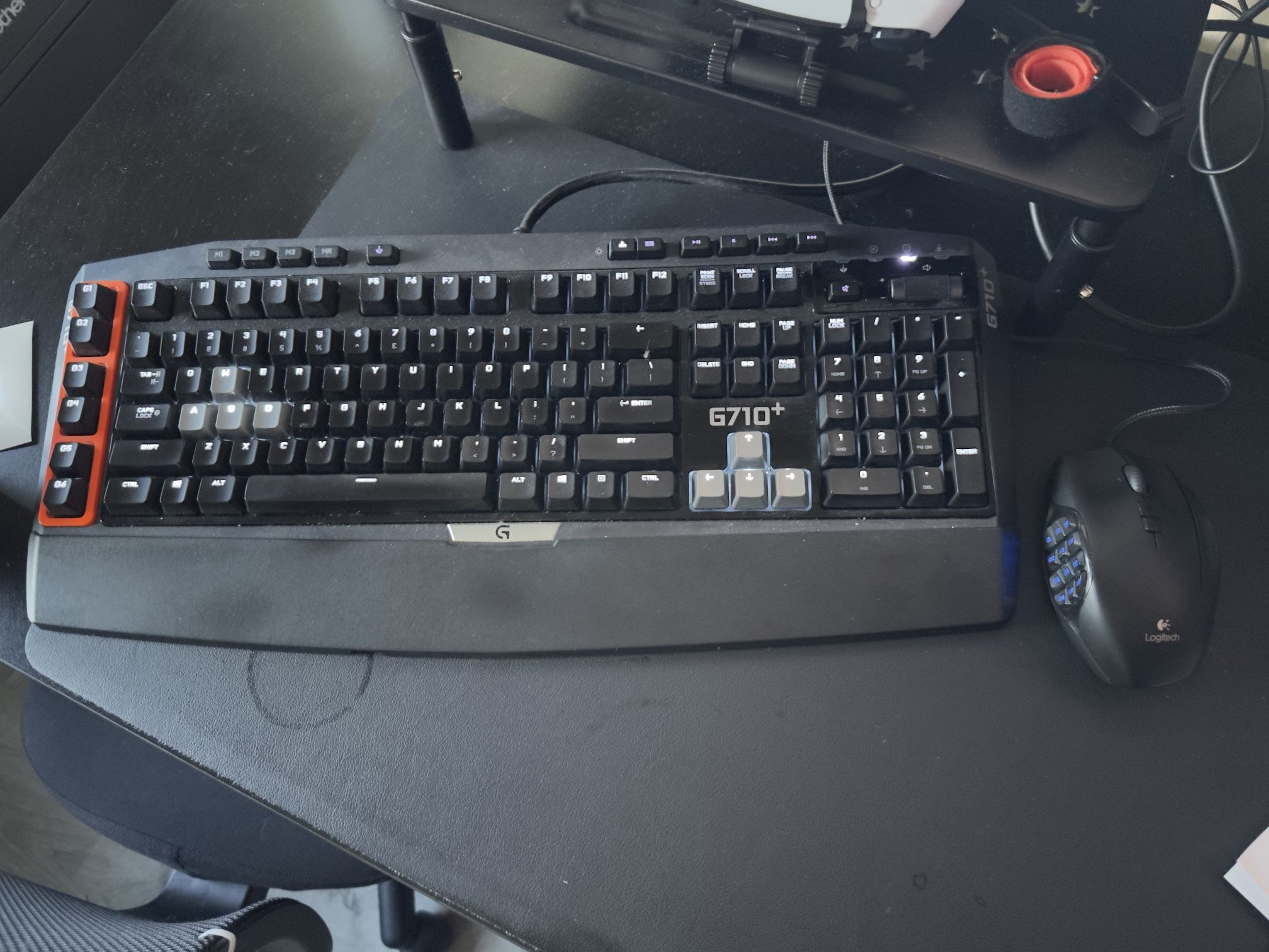 Logitech g710+ keyboard and G600 mouse combo