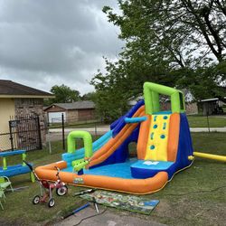 Water Bounce House 