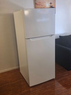 Frigidaire Fridge