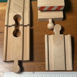 Short Wooden Train Track adapter 