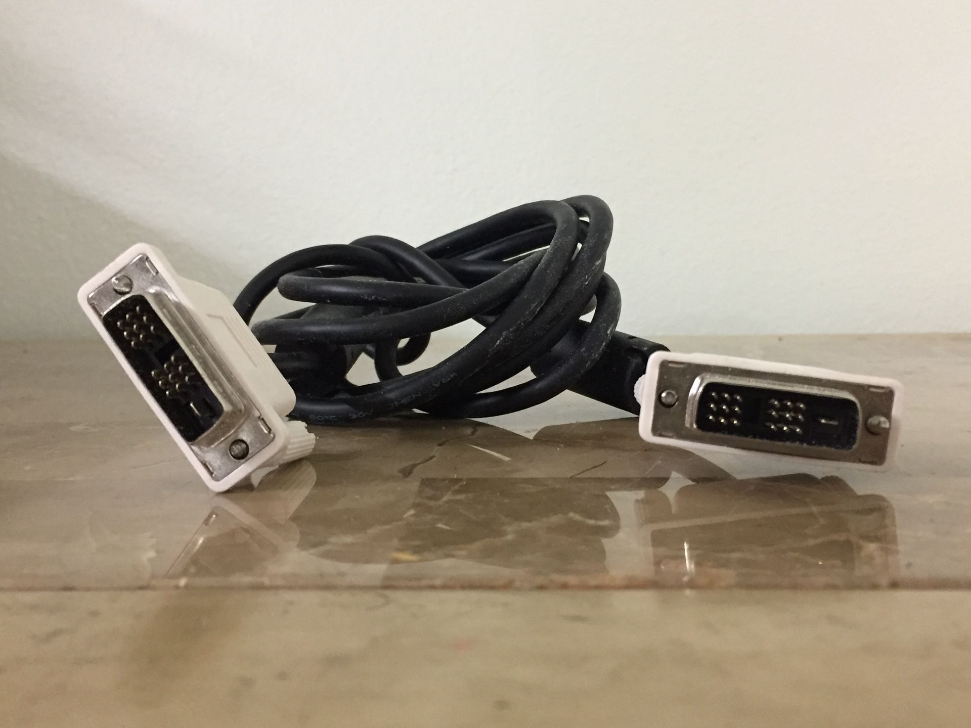 DVI / DVI to DVI cable for desktop computer monitor or compatible devices
