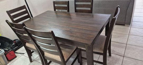 Dinner Table