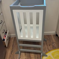 Toddler Kitchen Stand 