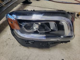 Mercedes-Benz left and right headlights