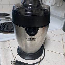 Cuisinart Electric Juicer. Like new