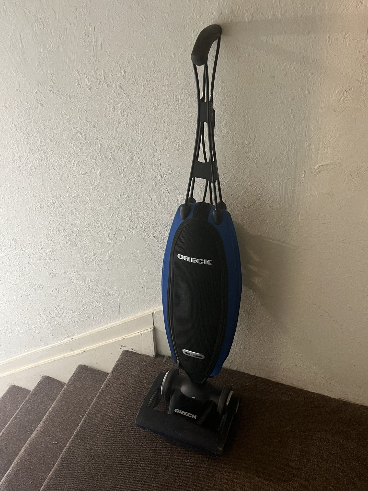 Oreck Magnesium Vacuum - Perfect Condition