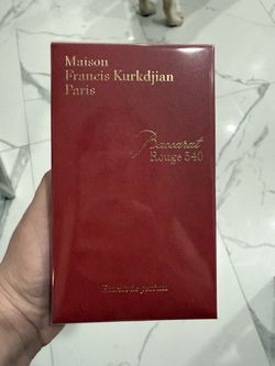 Maison Francis Kurkdjian Paris ( Baccarat 540)