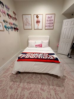 Full bed w/ mattress