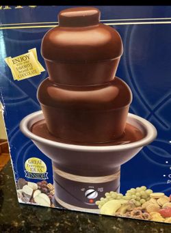 Chocolate Fondue Fountain