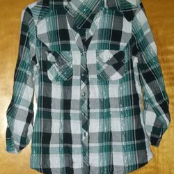 Women's CATO Plaided Long-Sleeve Button Down Fitted Shirt Size Small