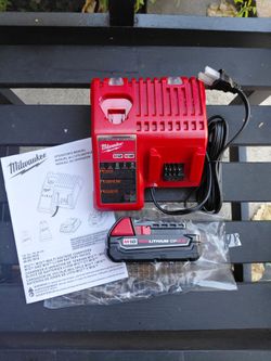 2.0 Battery + Charger Milwaukee M18