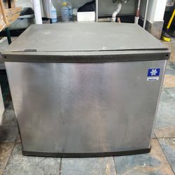Ice Machine  Manitowoc