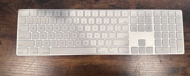 Apple Keyboard