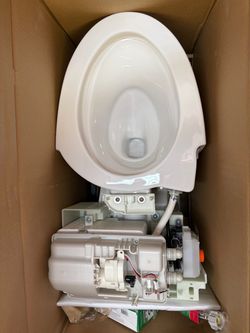 NEW Toto G5A one piece smart bidet toilet