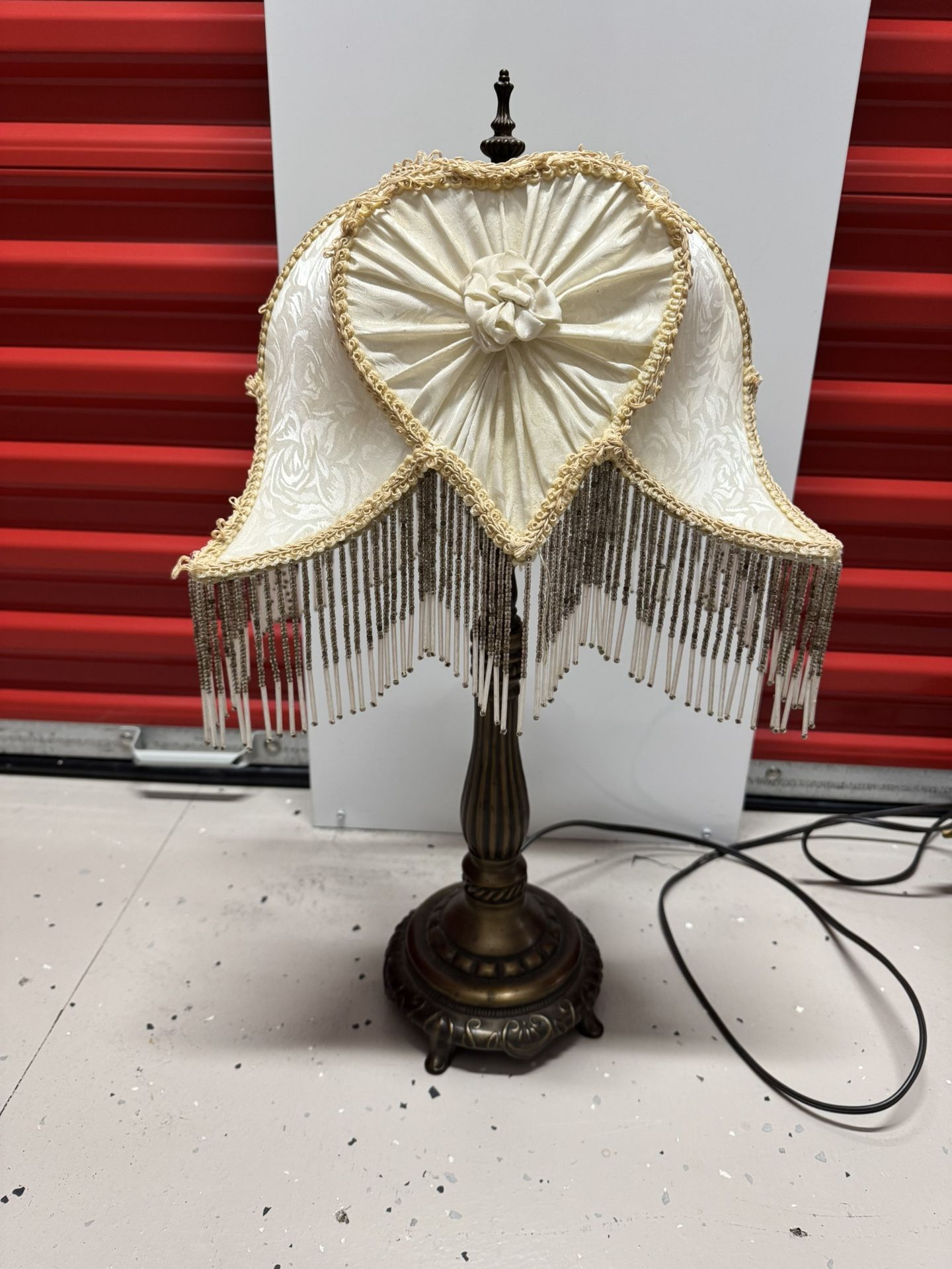 Dale Tiffany Victorian Héart Boudoir Lamp.