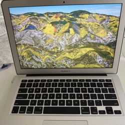Apple MacBook Air 4GB 256GB macOS Sequoia