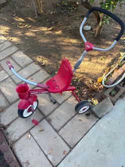 Radio flyer bike with handle