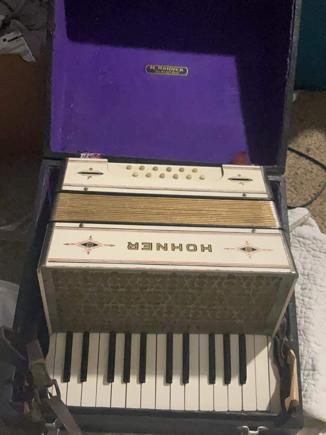 1930’s Hohner Student Model Accordion Beautiful Condition 