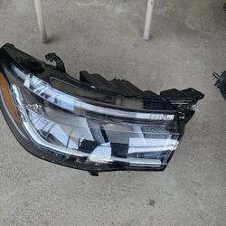 25-26 Ford Explorer Headlight Oem