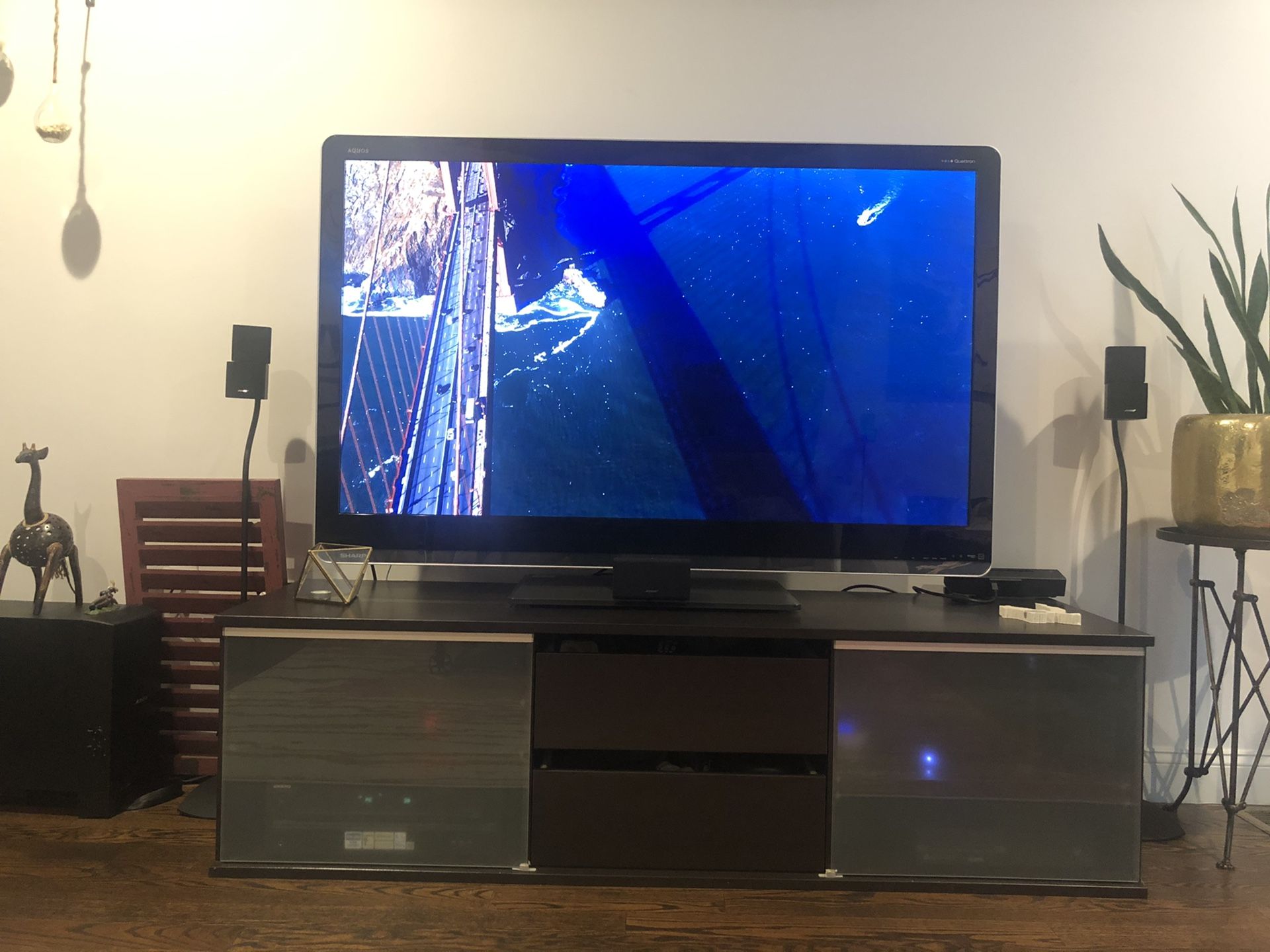 60 inch full led tv with tv console