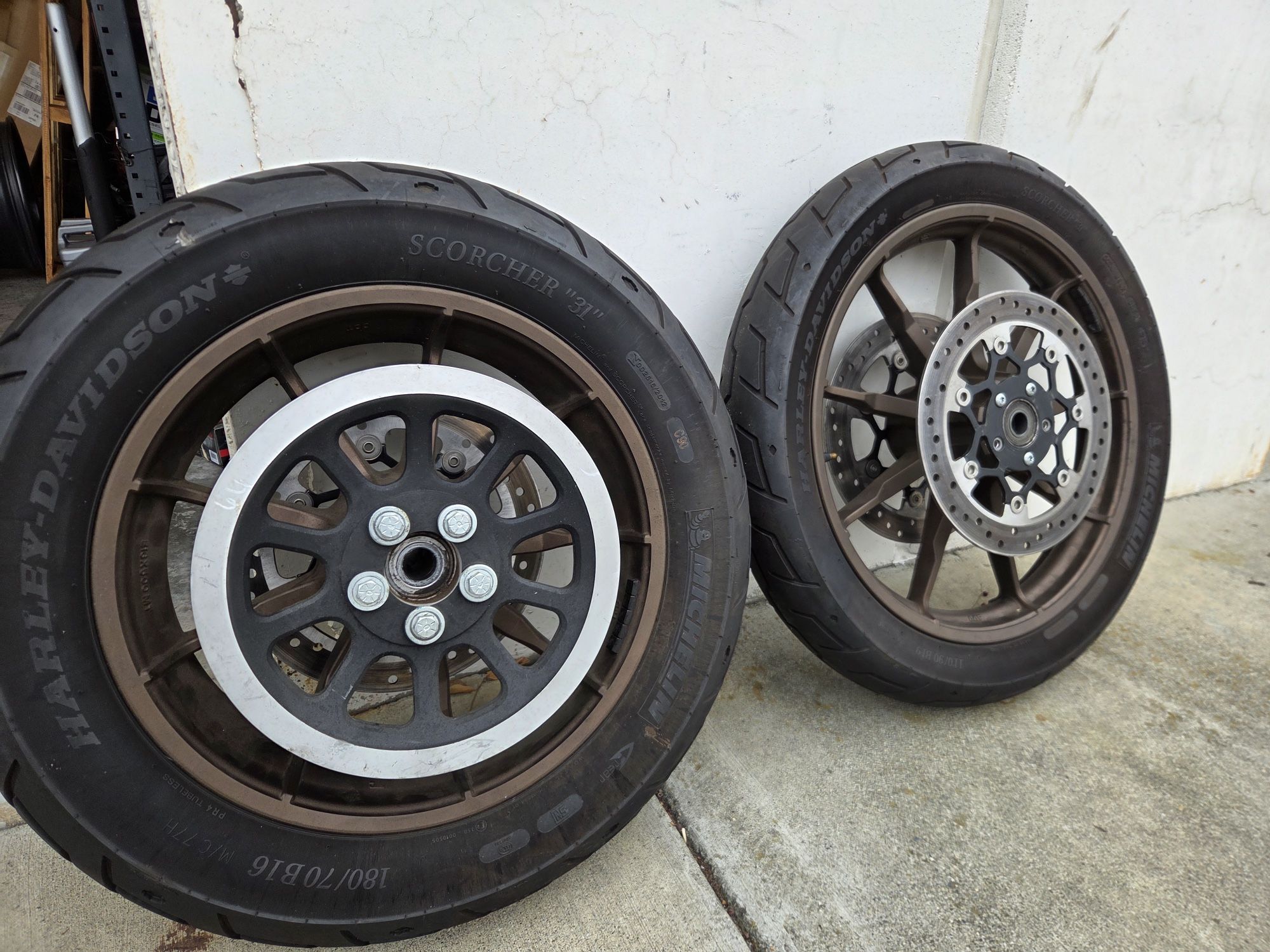 Harley Davidson FXLRS Low Rider ST Wheels