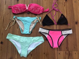 Victoria’s Secret small/med bikini top bottom swim suits