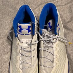 Curry’s Under Armour