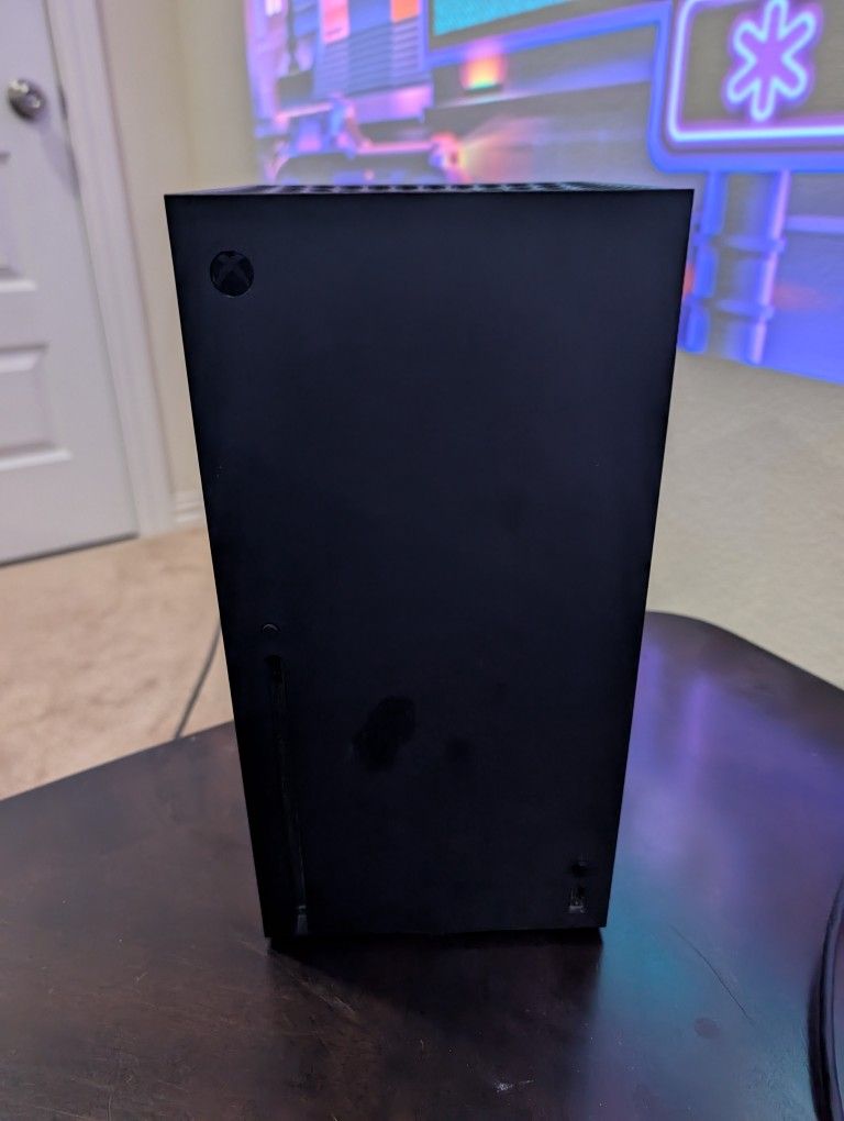 Xbox Series X With Controller And Charging Hub