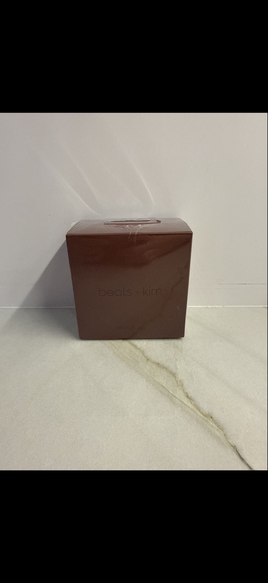NEW Beats X Kim Kardashian Fit Pro Earbuds Earth *Sealed*.