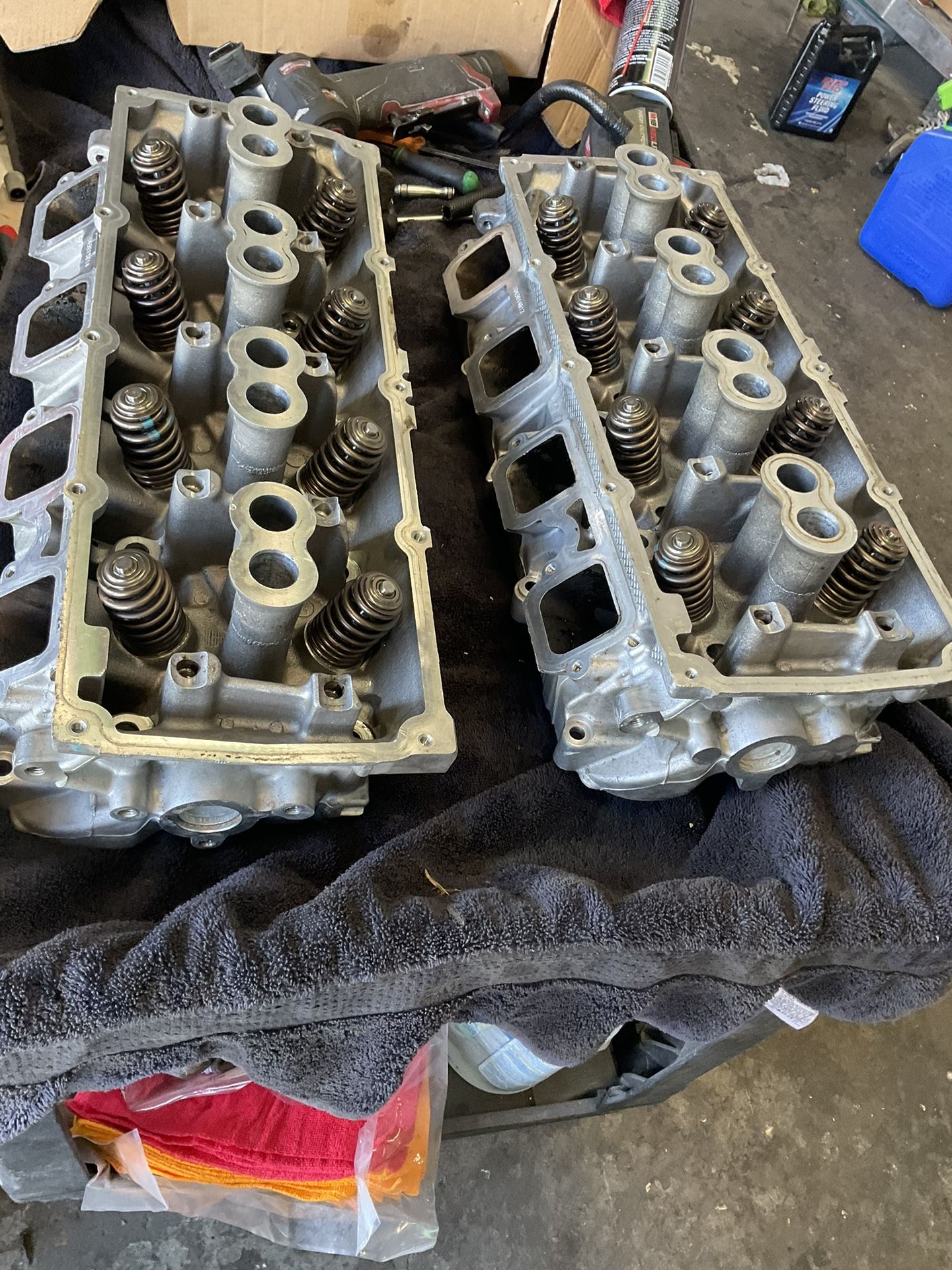 392/6.4 Hemi Cylinder Heads