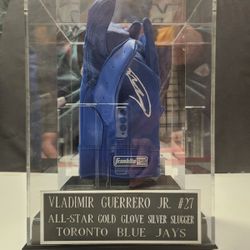 Blue Jays Vlad Guerrero Jr Signed, Beckett-Certified Batting Glove In Premium Display Case 