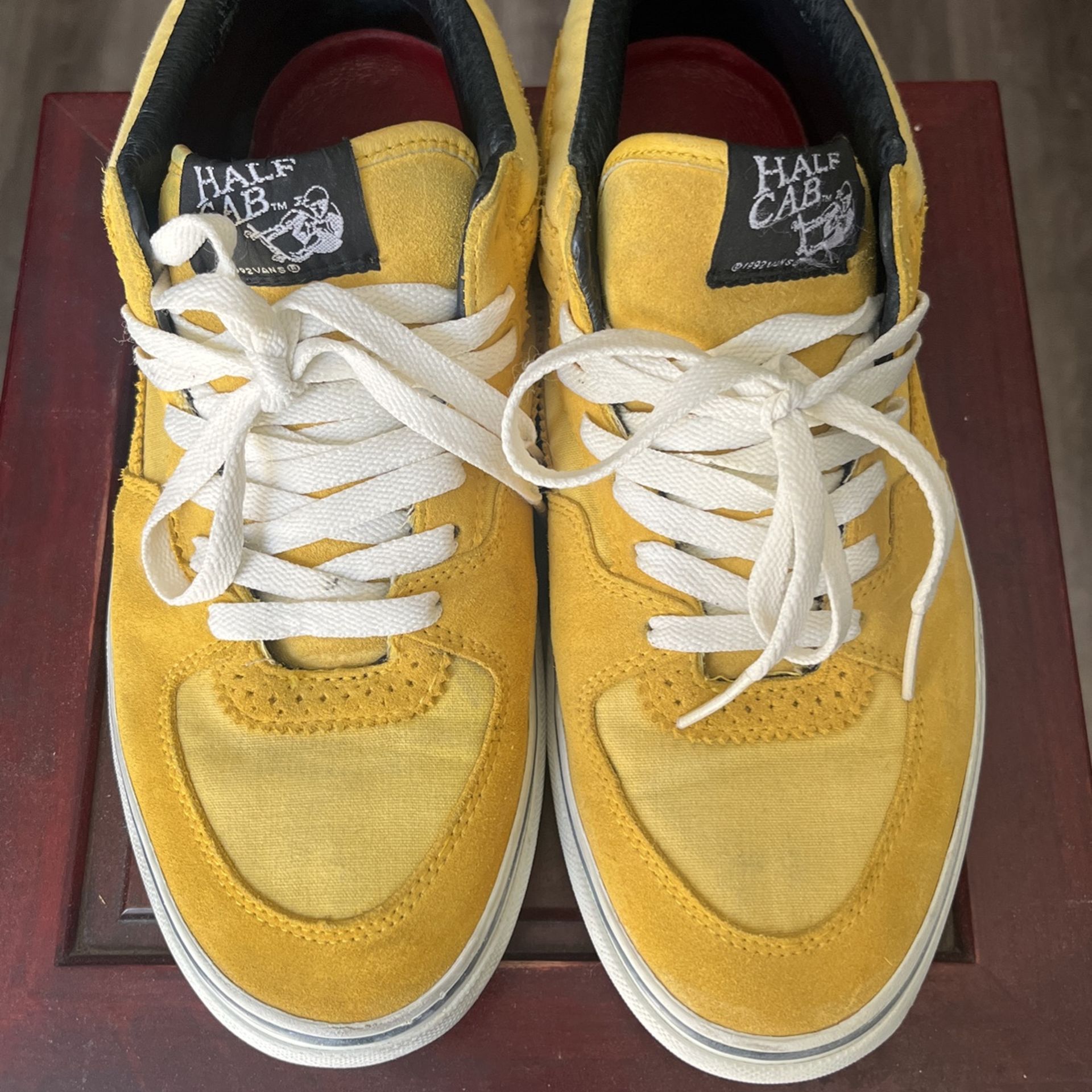 2008 Yellow Supreme Vans 10.0