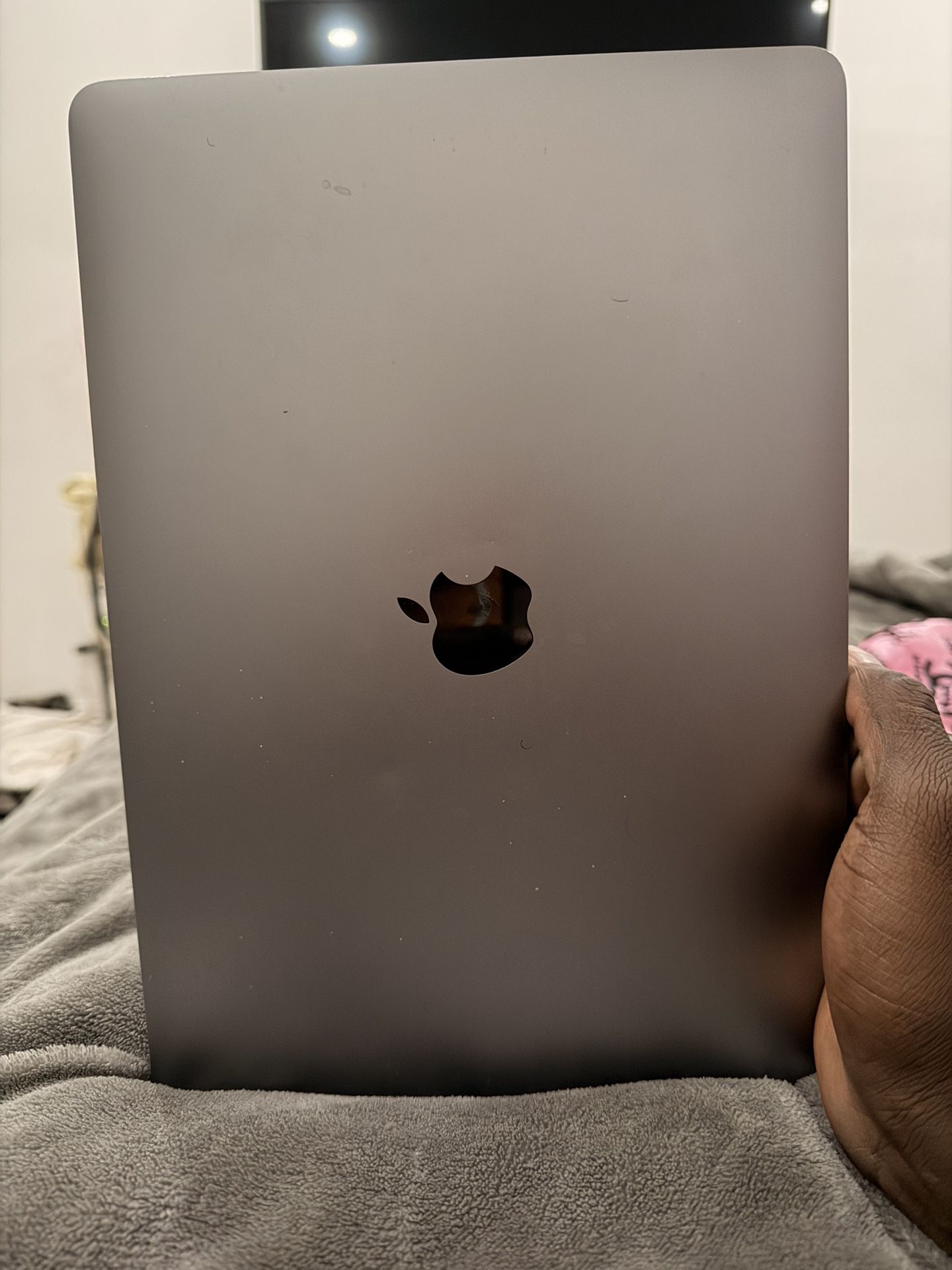 Mac book Air 13 Inch 2018