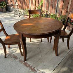 Dinning Room Table And 3 Chairs Set. 