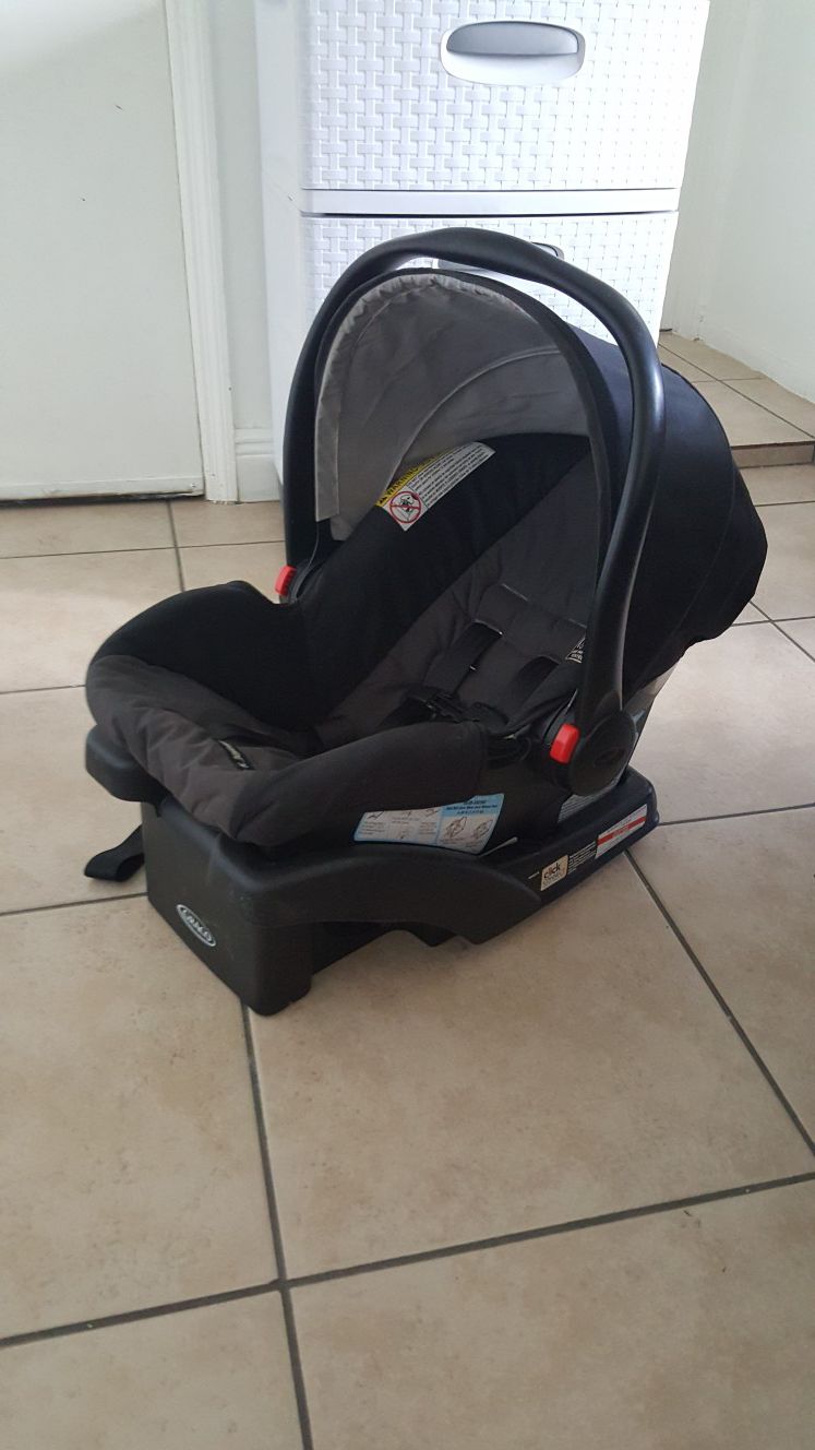 Graco Carseat with base great condition