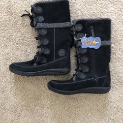 GIRLS BOOTS NEW