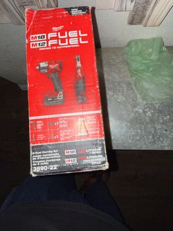 Milwaukee tools set