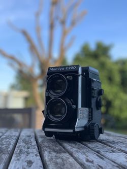 Mamiya C220 Professional f 80mm F2.8 TLR Camera